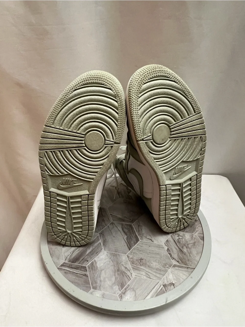 Nike Air Jordan 1 High OG Seafoam Women’s 10 CD0461-002 White Green Sneakers